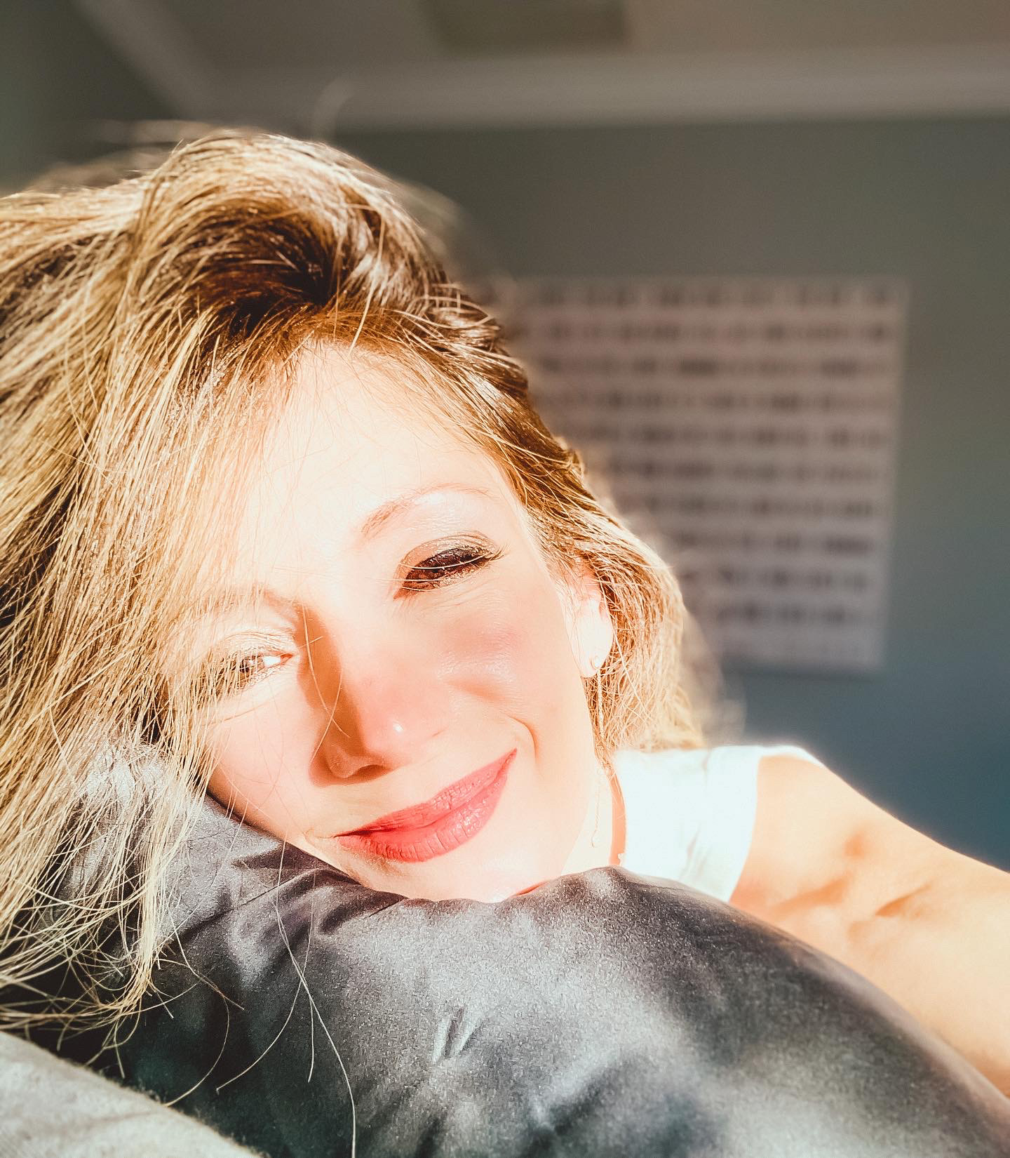 Beauty sleep is real! Here's 5 ways to get beauty sleep and make the most of your gorgeous self while you're sleeping. Tried and tested tips!